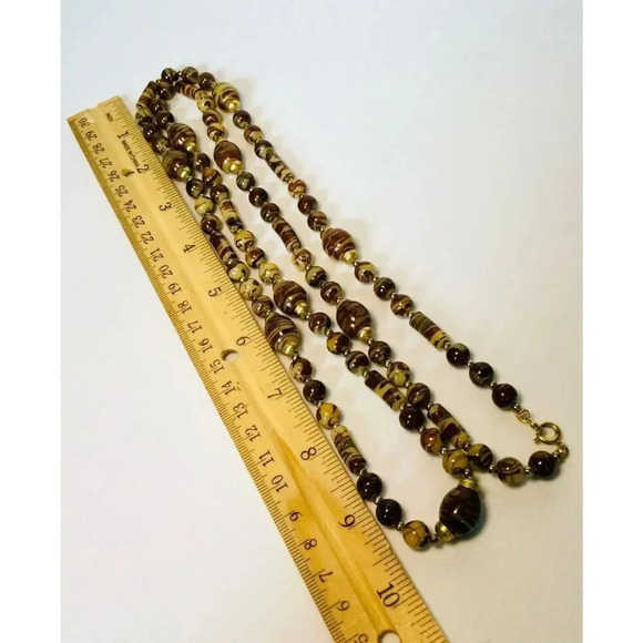 Vintage Plastic Paint Splatter Brown Tan Swirl Retro Beaded Necklace Collection - Picture 5 of 7